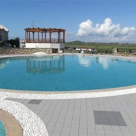 別荘 Stunning Private 2 Bed In Great Location And Gated Community