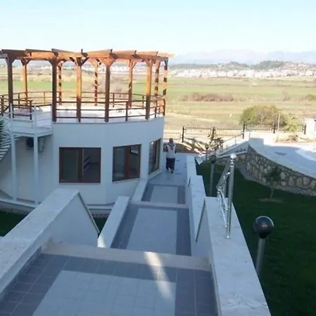 Stunning Private 2 Bed In Great Location And Gated Community シダ