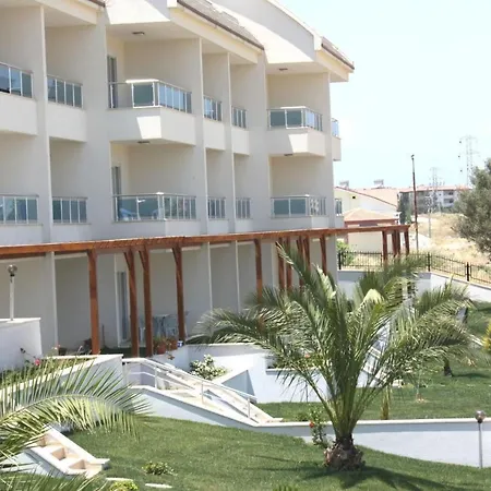 Stunning Private 2 Bed In Great Location And Gated Community シダ