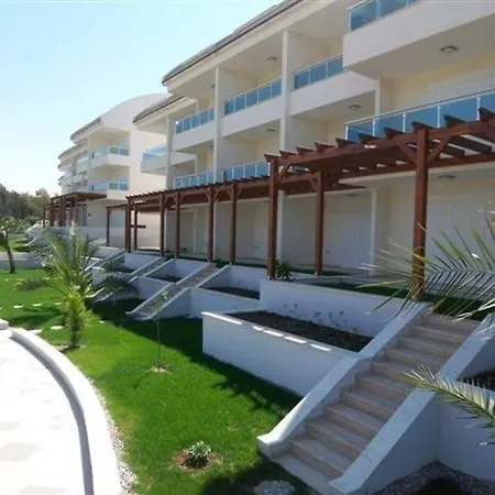 Stunning Private 2 Bed In Great Location And Gated Community 別荘 *
